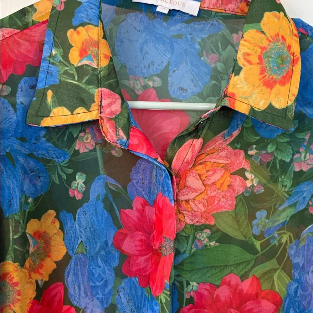 Brand of OLIVCEUS. Floral red and blu and green and  yelow. Size M - Picture 6 of 8